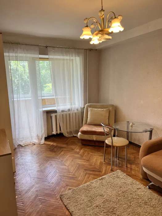 Братиславська, 34