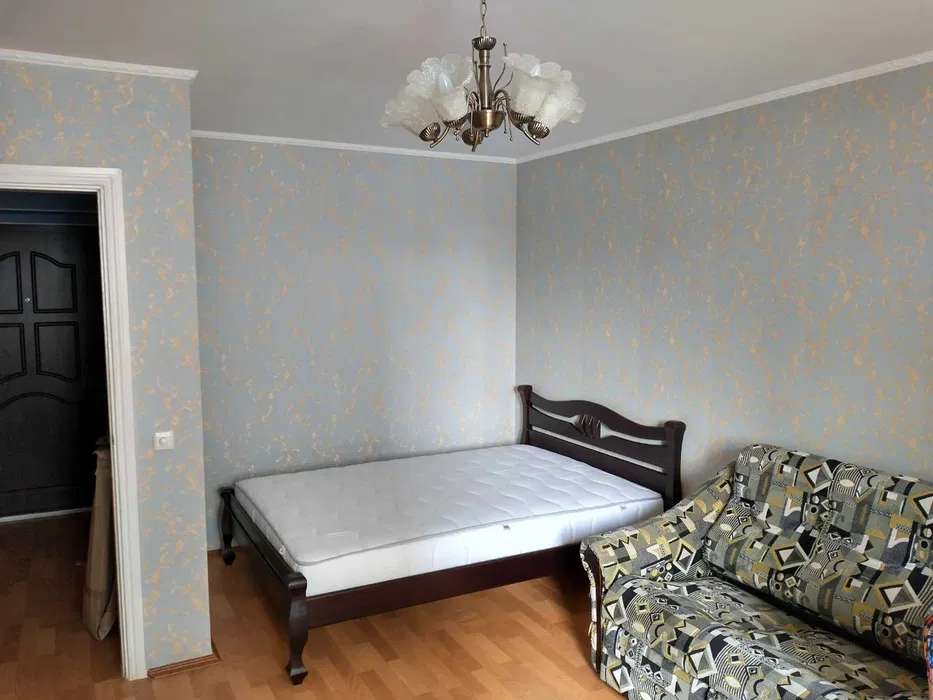 Червоної Калини, 70