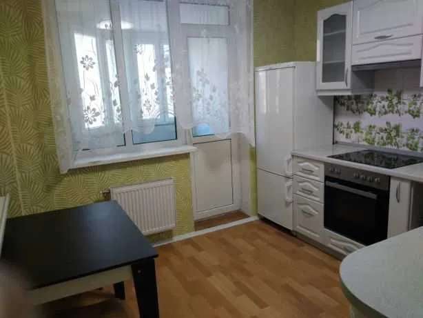 Червоної Калини, 70