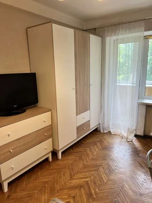 Братиславська, 34