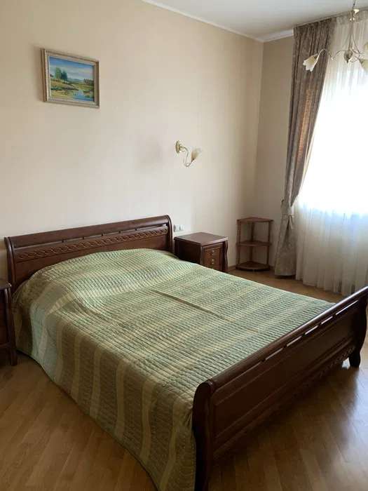 Чорновола 25