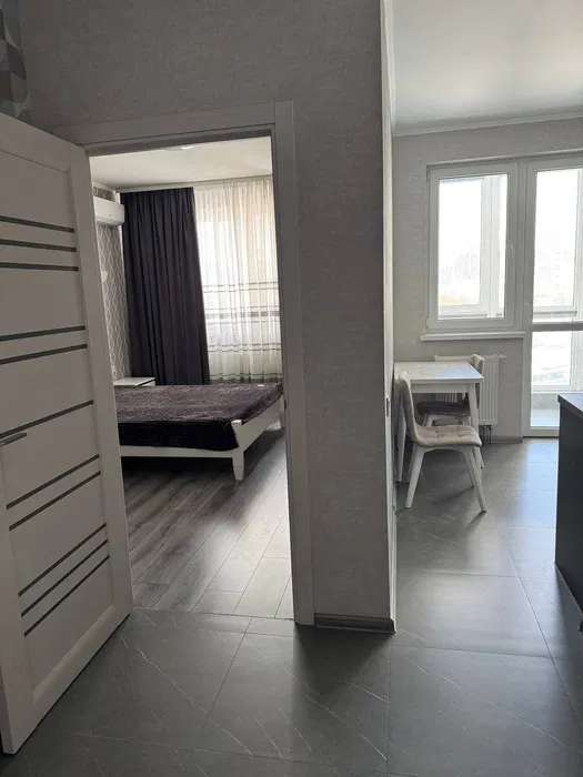 Ревуцького, 40в