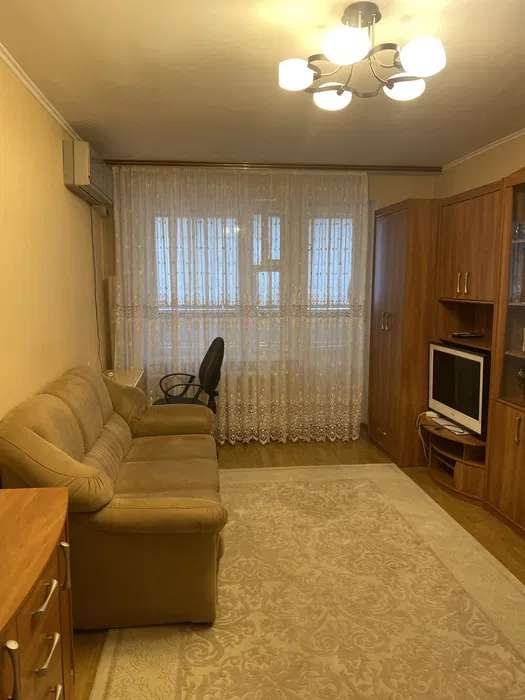 Курбаса, 3В