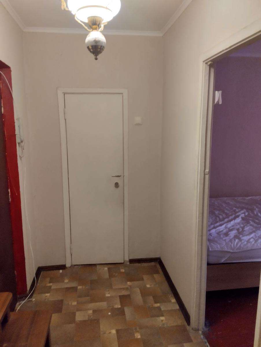 Висоцького, 6