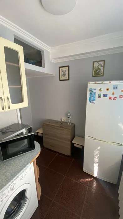 Воскресенський, 25в