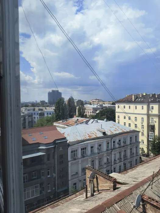 Виноградний, 1/11