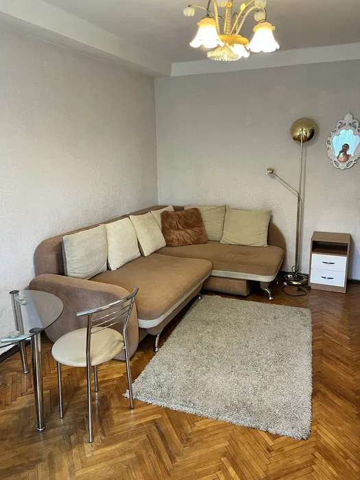 Братиславська, 34