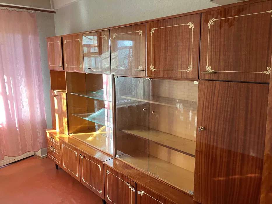 Братиславська, 20