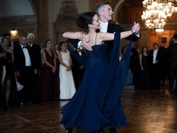 งานเต้นรำใน Dresden: สัมผัสประสบการณ์งานกาล่าสุดหรู
