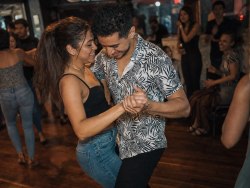 Bachata auffordern: Anleitung für ein sicheres Ja