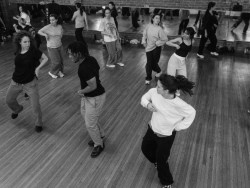 Hip Hop Tanzkurs finden: Dein Weg von den Basics zur Crew