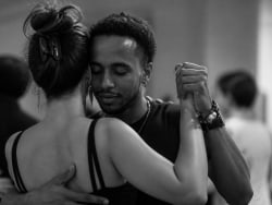 Kizomba 밸런스와 코어 근력: 모든 동작에서 안정감 있게