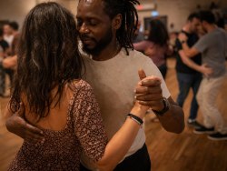 Kizombaのエチケット：ダンスフロアでのマナー