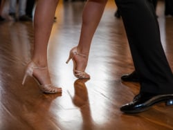 Rumba Rhythmus hören: So triffst du den Takt im Welttanzprogramm