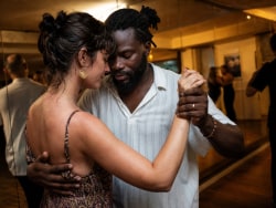 Semba و Kizomba: الفرق في الموسيقى والرقص
