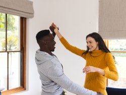 Unbequem & unpraktisch: 5 Kleidungsfehler beim Tanzen