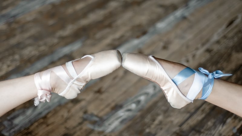 Spitzfüße in Ballettschuhen