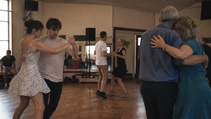 En rythme ensemble: dans les studios et salles de danse de Munich, des personnes de tous âges partagent leur passion pour leur style de danse personnel.