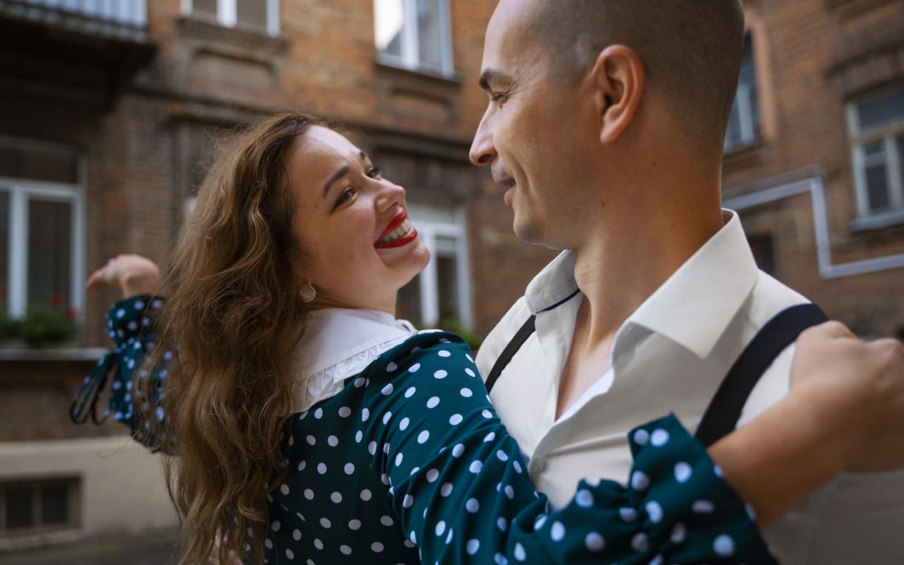Îmbrăcăminte și încălțăminte pentru Social Dance: Ghid practic