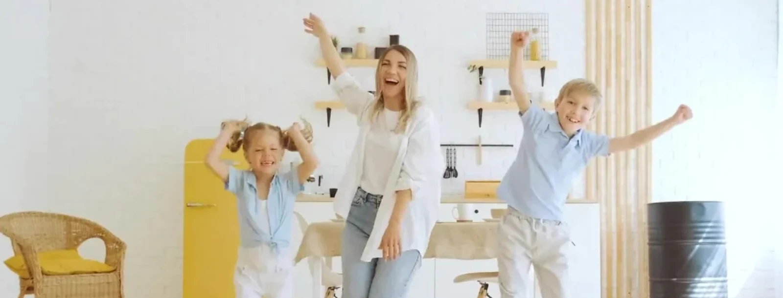 Kreativer Kindertanz 3-5 J. · Kreativer Kindertanz (ab 3 Jahren) · lostanzen