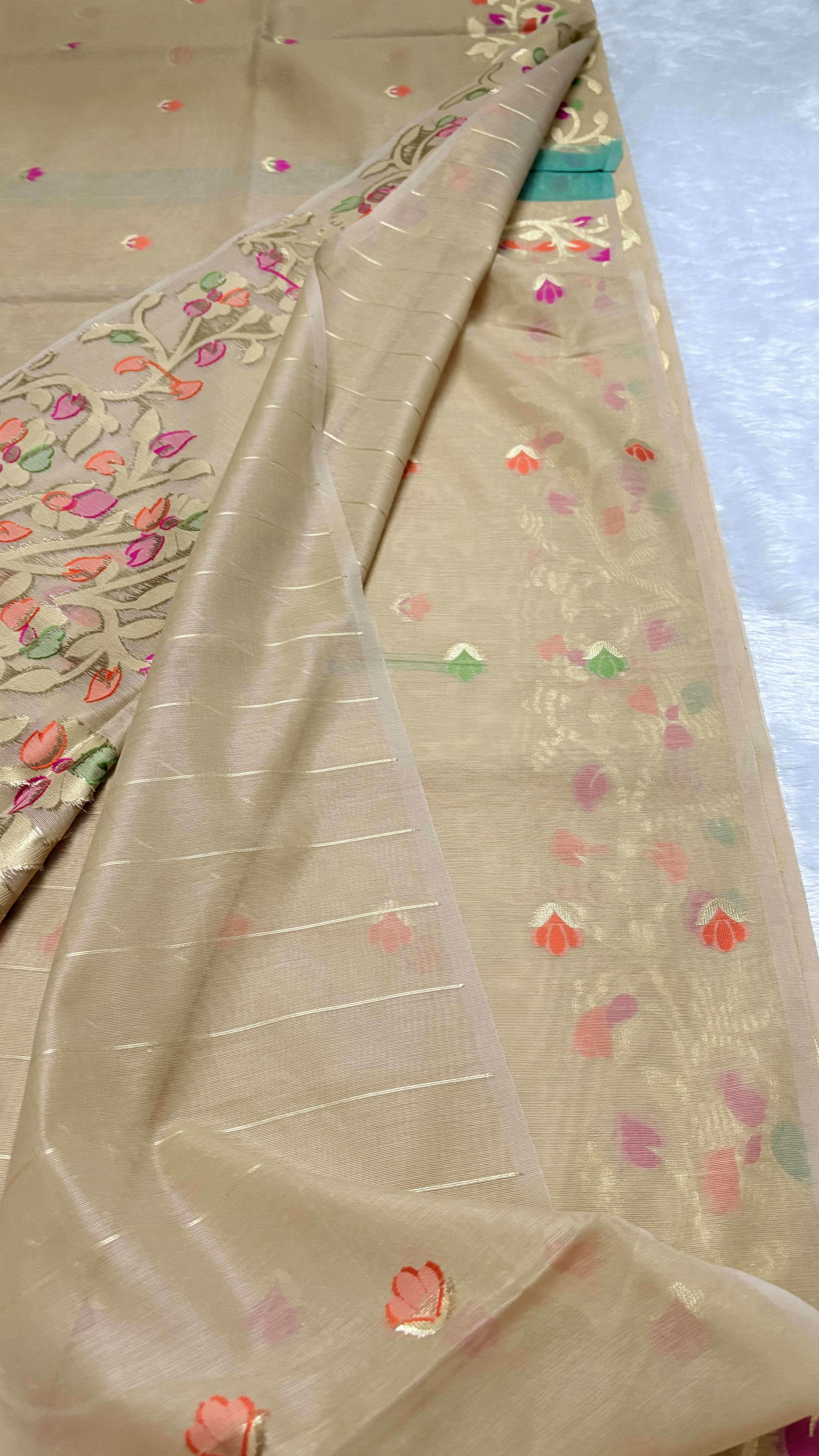 Linen Cotton saree with butta Jamdani weave - Beige — Gold/Beige Jamdani Linen saree