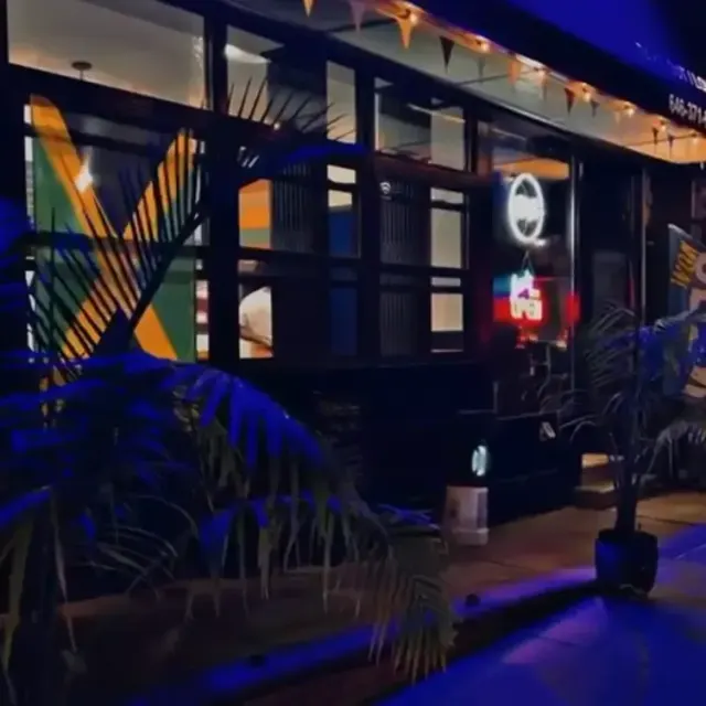 The Bleu room Restaurant & Lounge photo 2