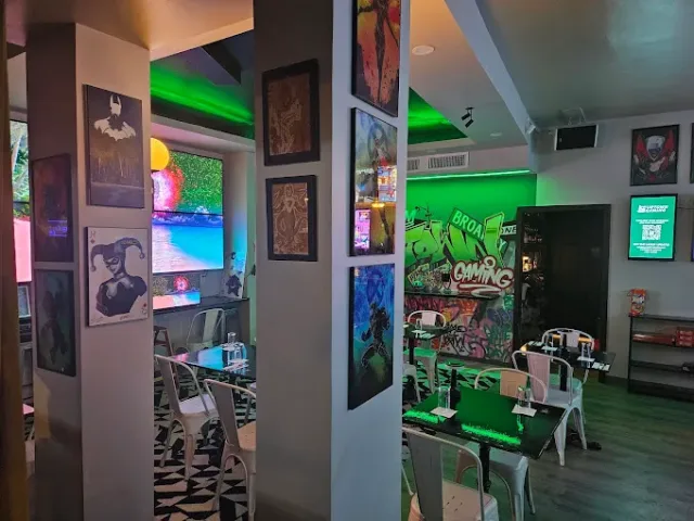 Uptown Gaming Bar & Lounge  photo 2