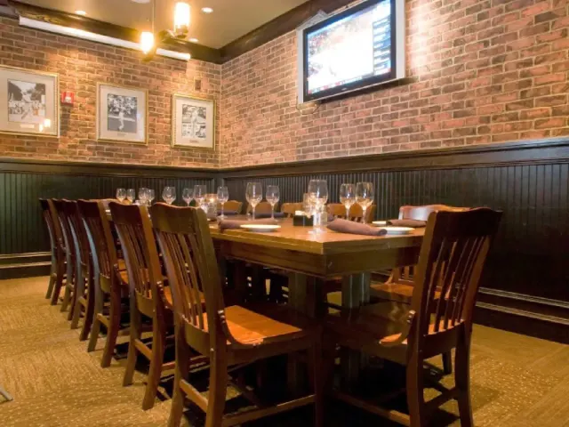 Hudson Grille Sandy Springs photo 2