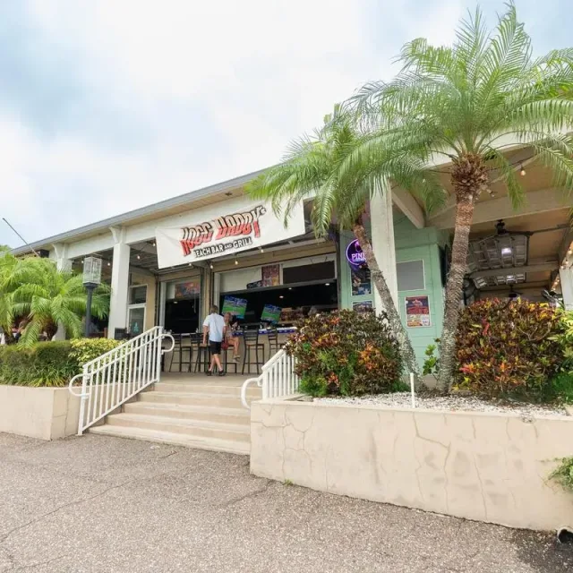Hogg Daddy's Beach Bar & Grill photo 1