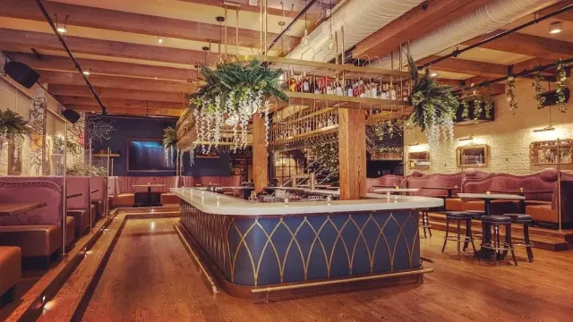 Blue Violet Cocktail Lounge at Hubbard Inn photo 2