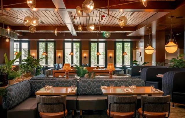 Earls Kitchen + Bar - Las Olas photo 2