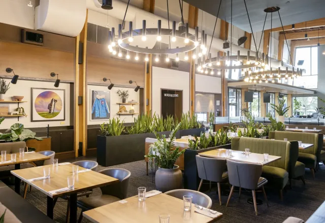 Earls Kitchen + Bar - Miami Worldcenter photo 1