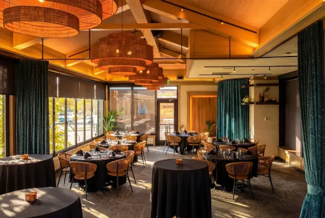 Crave American Kitchen & Sushi Bar – Edina photo 1