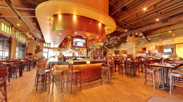Crave American Kitchen & Sushi Bar – St. Louis Park photo 1