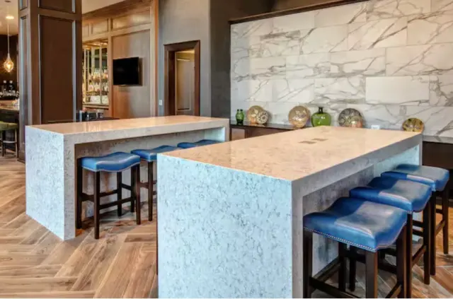 Harth Cafe at Hilton Nashville Green Hills: Härth Restaurant and Skybar