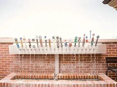 Cocktail Patio at Parry's Pizzeria & Taphouse: Northglenn