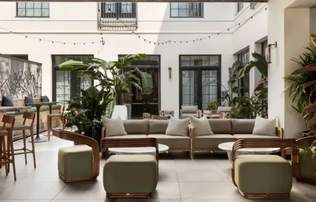 Retna Courtyard at Kimpton La Peer Hotel
