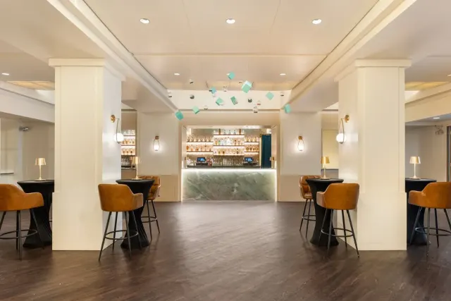 Tiffany Lounge at Tiffany Glass Space