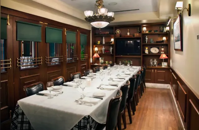 Boardroom at Gibsons Bar & Steakhouse Chicago