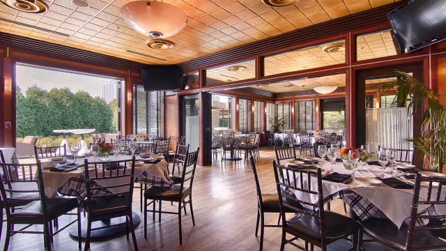 Spring Room at Gibsons Bar & Steakhouse Oak Brook