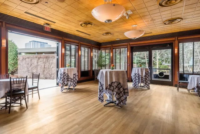 Spring Room West at Gibsons Bar & Steakhouse Oak Brook