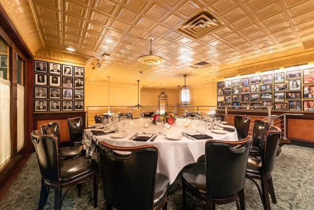 Mezzanine Table at Gibsons Bar & Steakhouse Rosemont