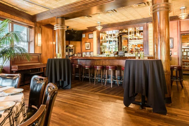 The Front Bar Room at Hugo's Frog Bar & Chop House Chicago