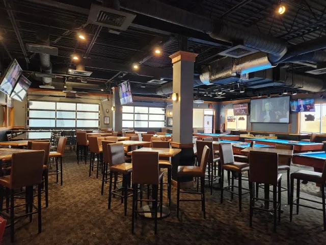 Fox & Hound Bar & Grill photo 1