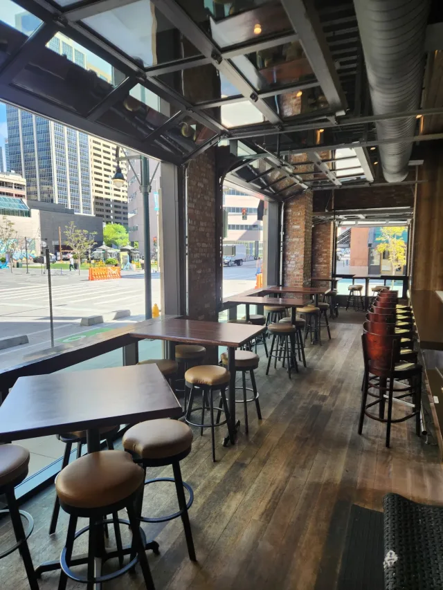Henry's Tavern Denver photo 2