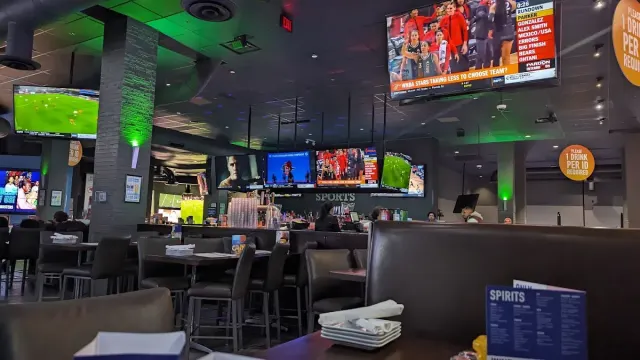 Dave & Buster's - Kansas City, KS photo 2