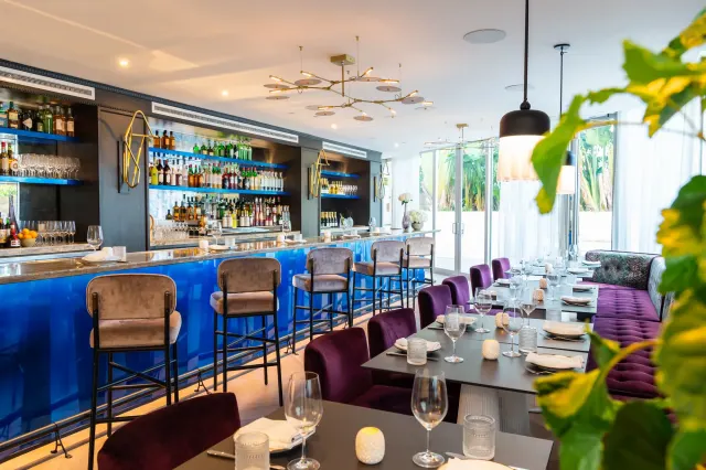 That's Amore Main Dining & Bar at Park Central South Beach