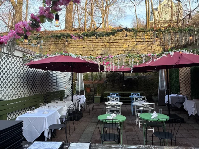 Outdoor patio at Harper’s Restaurant & Bar