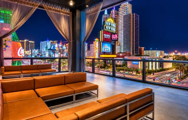 Third Floor Patio at Hard Rock Cafe: Las Vegas