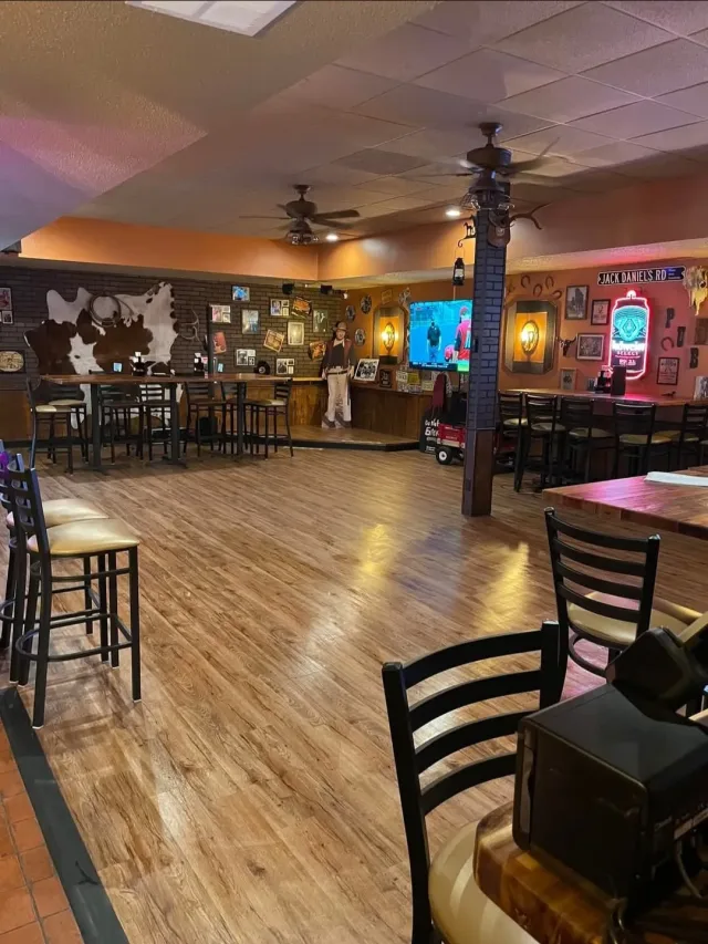 Five Star Saloon photo 1